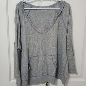 Lightweight athletic pullover